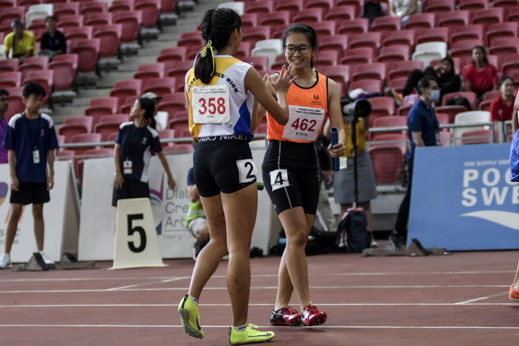 Embraces after the B Div girls' 4x100m relay final. (Photo 1 © Iman Hashim/Red Sports)