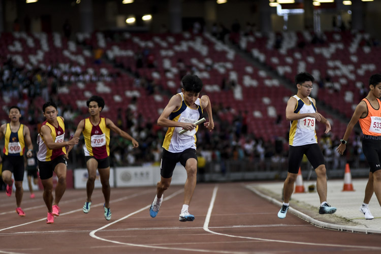 Final exchange in the B Div boys' 4x400m relay final. (Photo 1 © Iman Hashim/Red Sports)