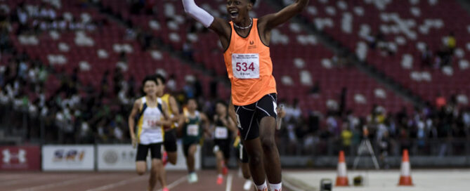 Ifeanyichukwu Asyaraff Ibrahim Molokwu (#534) anchors SSP to gold in the B Div boys' 4x400m relay final. (Photo X © Iman Hashim/Red Sports)