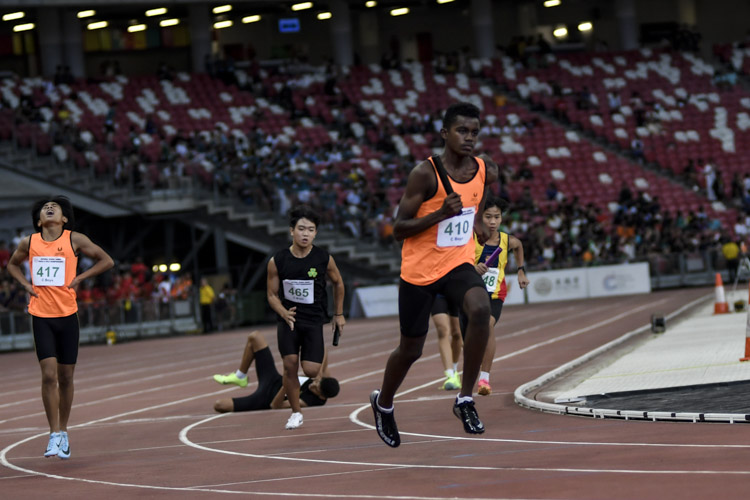 Second leg of the C Div boys' 4x400m relay final. (Photo 1 © Iman Hashim/Red Sports)