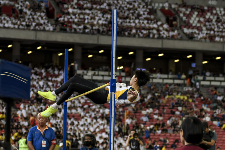 Wong Si Han of Catholic High placed fifth with 1.73m in the B Div boys' high jump final. (Photo 1 © Iman Hashim/Red Sports)