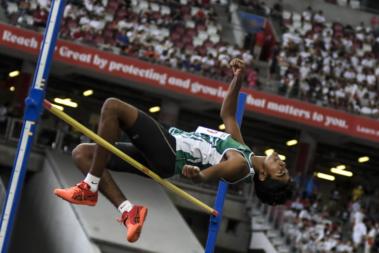 Aryan Mehta of SJI (International) placed 7th with 1.73m in the B Div boys' high jump final. (Photo 1 © Iman Hashim/Red Sports)