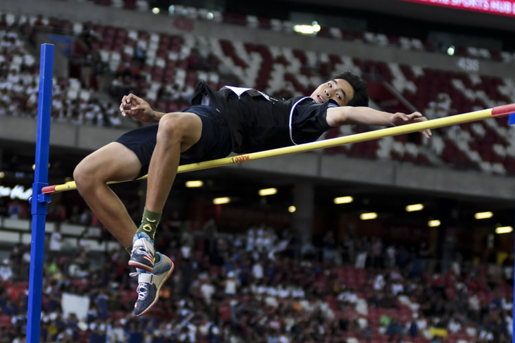 RI's Rei Tan took silver with 1.88m in the B Div boys' high jump final. (Photo 1 © Iman Hashim/Red Sports)