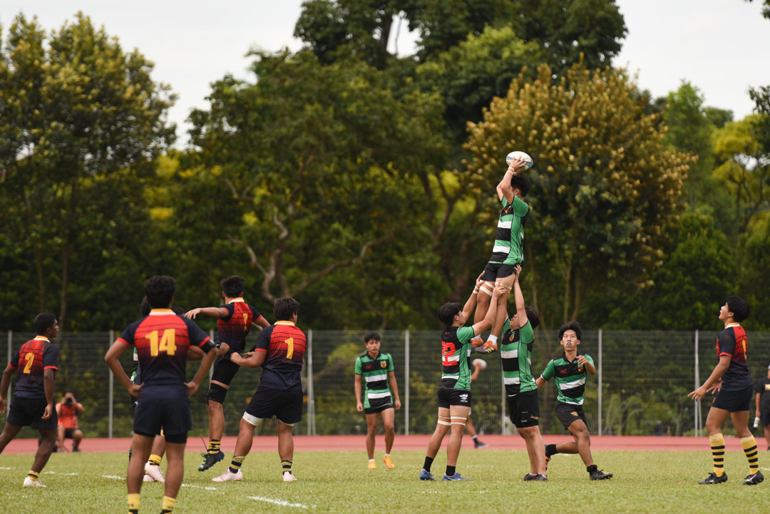 Raffles wins their lineout. (Photo 22 © Jared Chow/Red Sports)